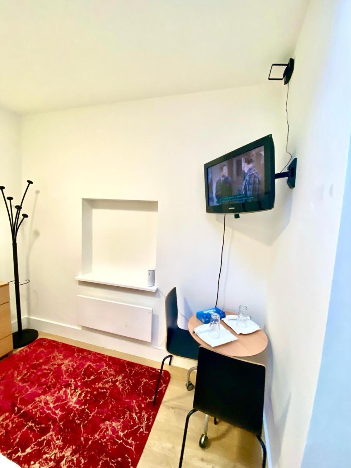 Appartement Lovely Cosy Ground Floor In *
